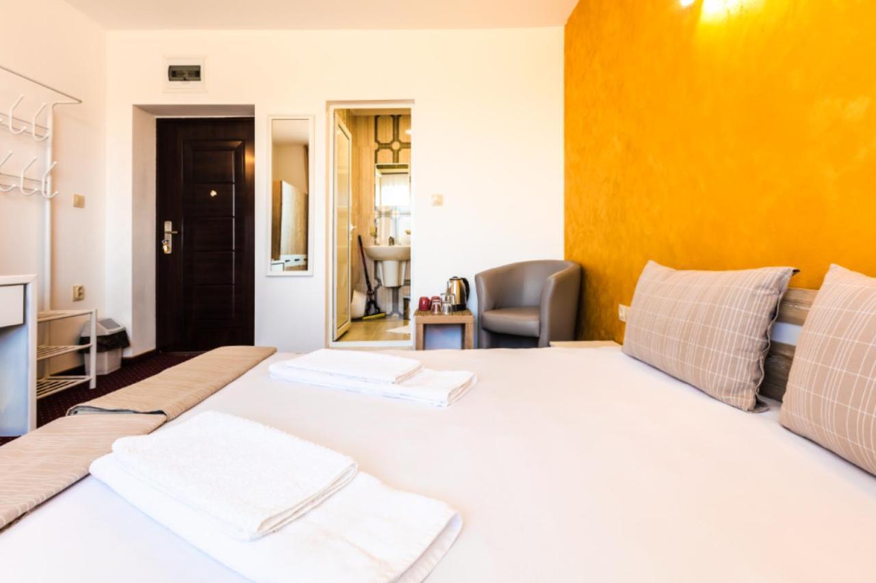 Guest House Theona Obzor Extérieur photo